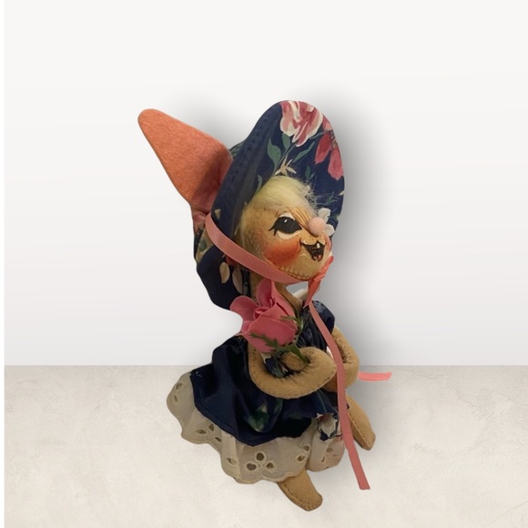 Vintage 1992 Annalee Mobilitee Girl Bunny with Rose doll - Picture 3 of 8